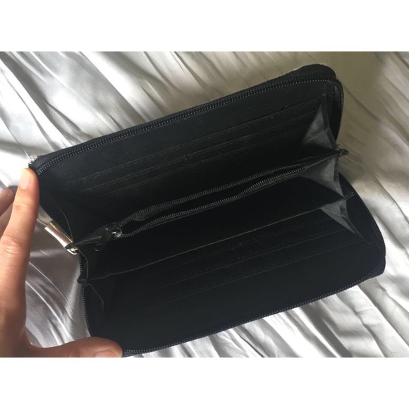 Black and White Elephant Wallet - Picture 2 of 2